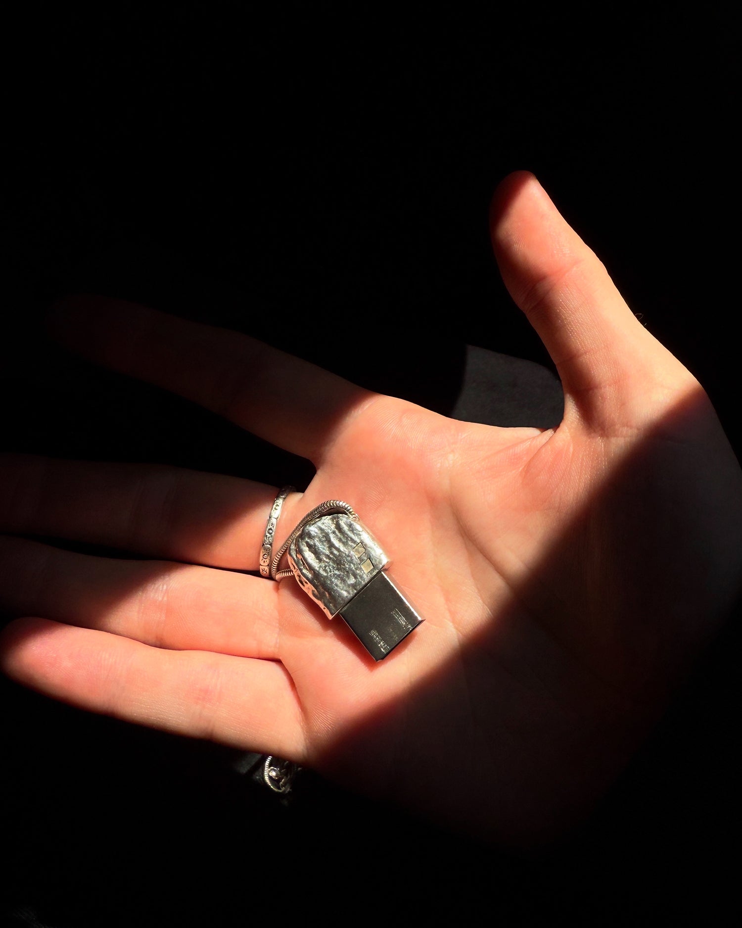usb necklace
