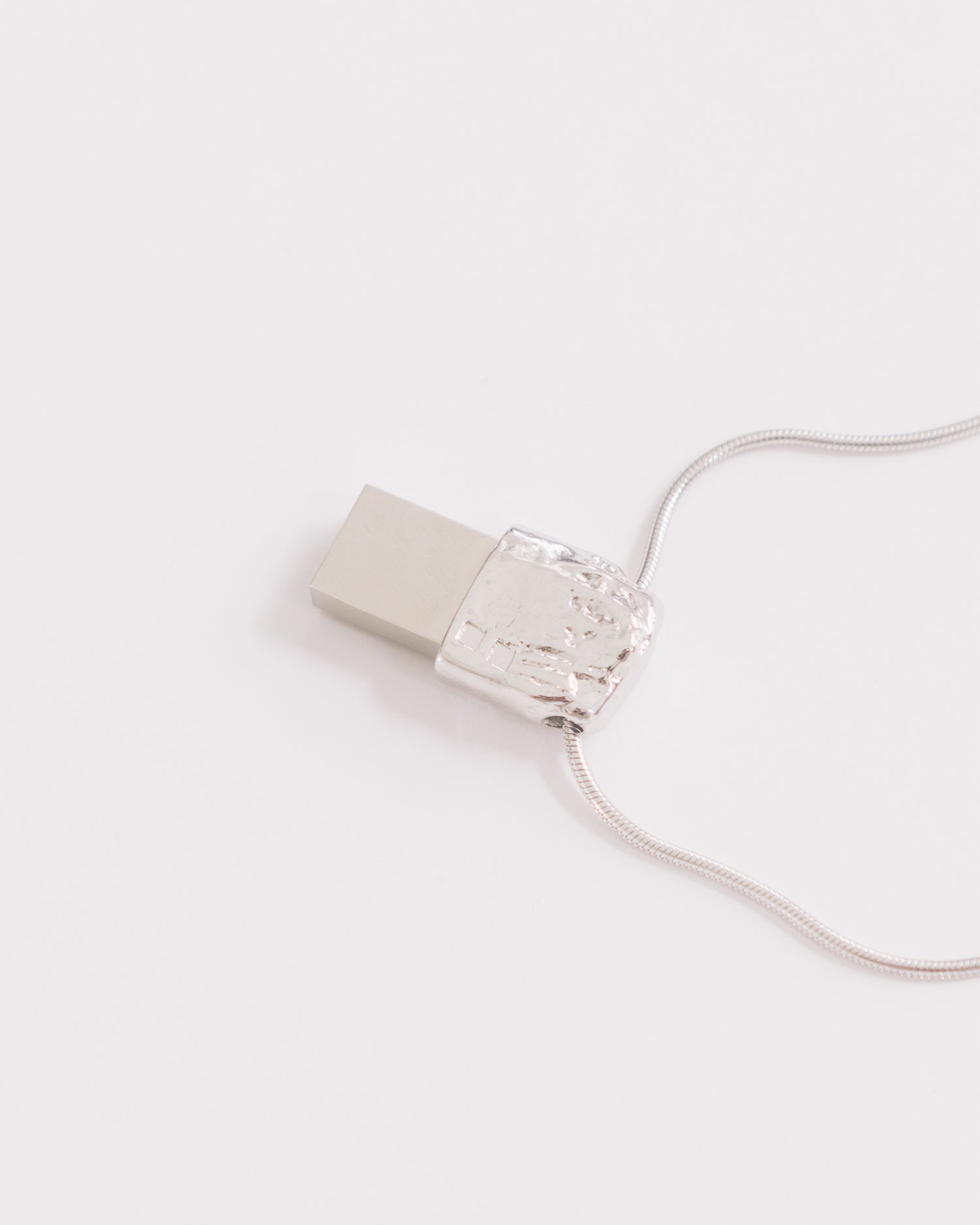 usb necklace
